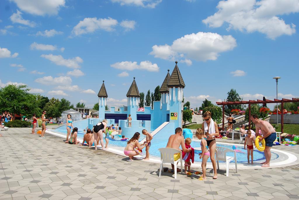 Termal Kemping Apartmanok Tiszaújváros Exteriör bild