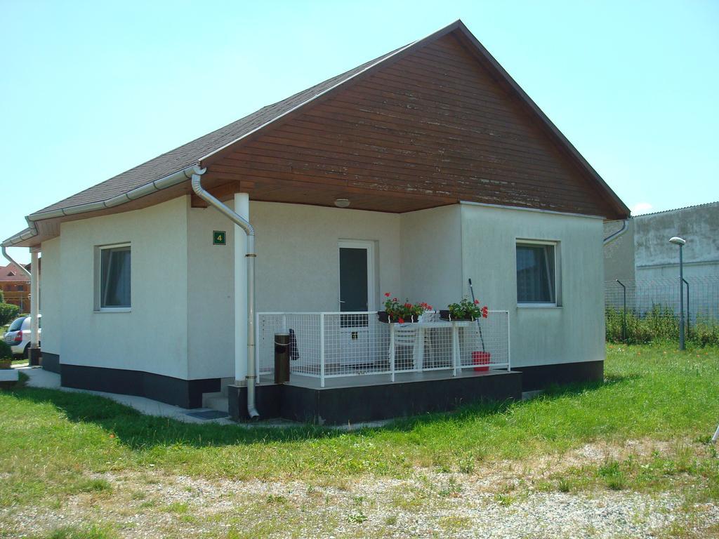 Termal Kemping Apartmanok Tiszaújváros Exteriör bild